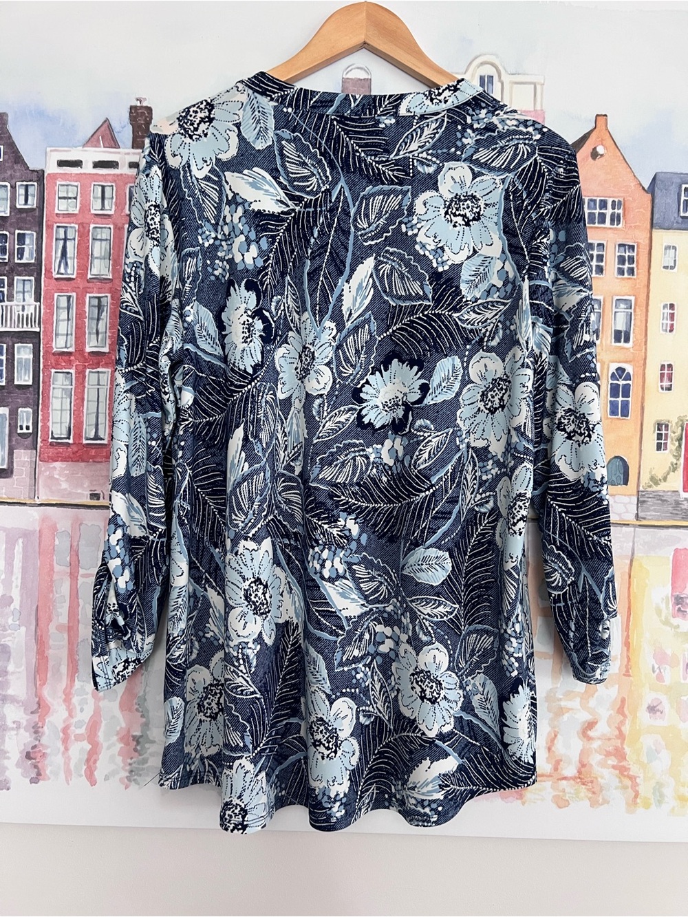 Jones New York Navy and Light Blue Floral Blouse Size Large - Picture 3 of 6